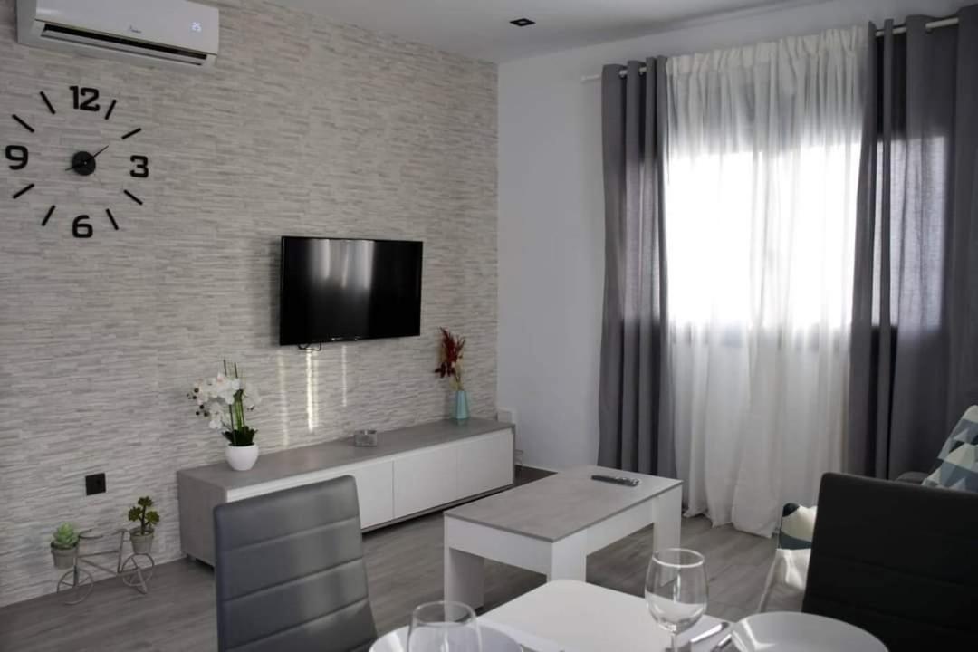 Alojamientos Lola, Suite Con Jacuzzi 贝纳鲁普·卡萨斯·别哈斯 外观 照片